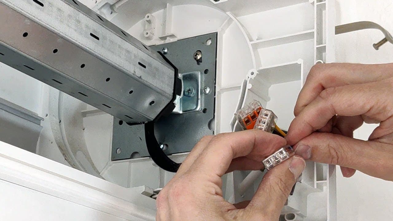 Motorisation volet roulant à Bourda — pose moteur Somfy