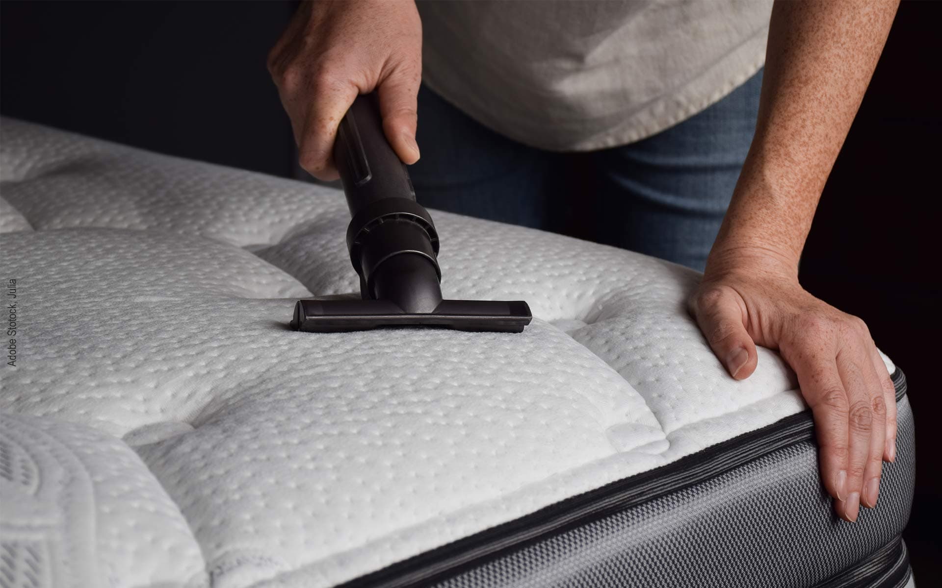 Nettoyage et désinfection anti-acariens d'un matelas à Arbent