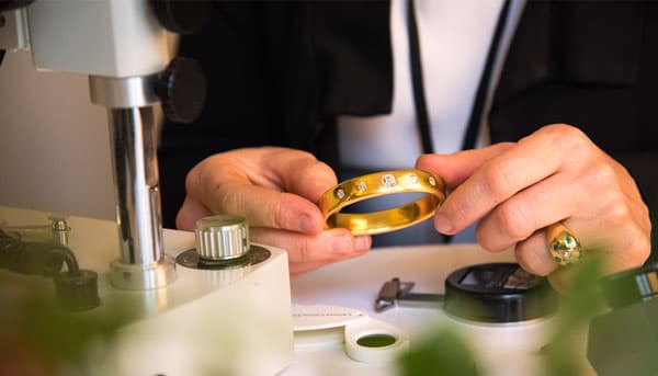 Rachat de bijoux et montres à Oust