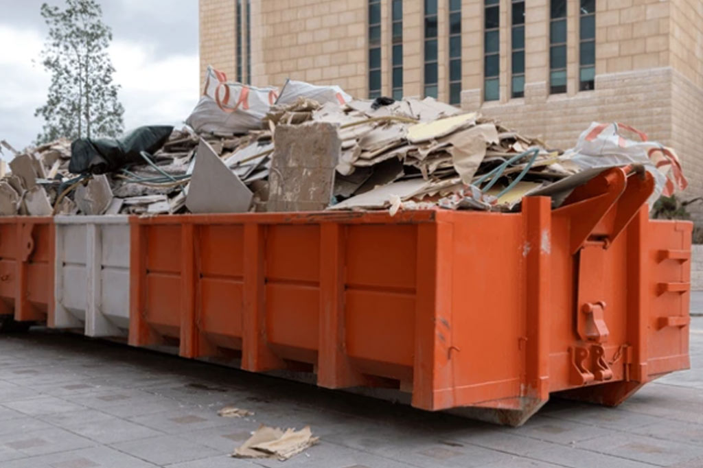 Bennes de mélangés (DIB) disponible à Croutelle (86240) - Location bennes professionnelle - Debarreo