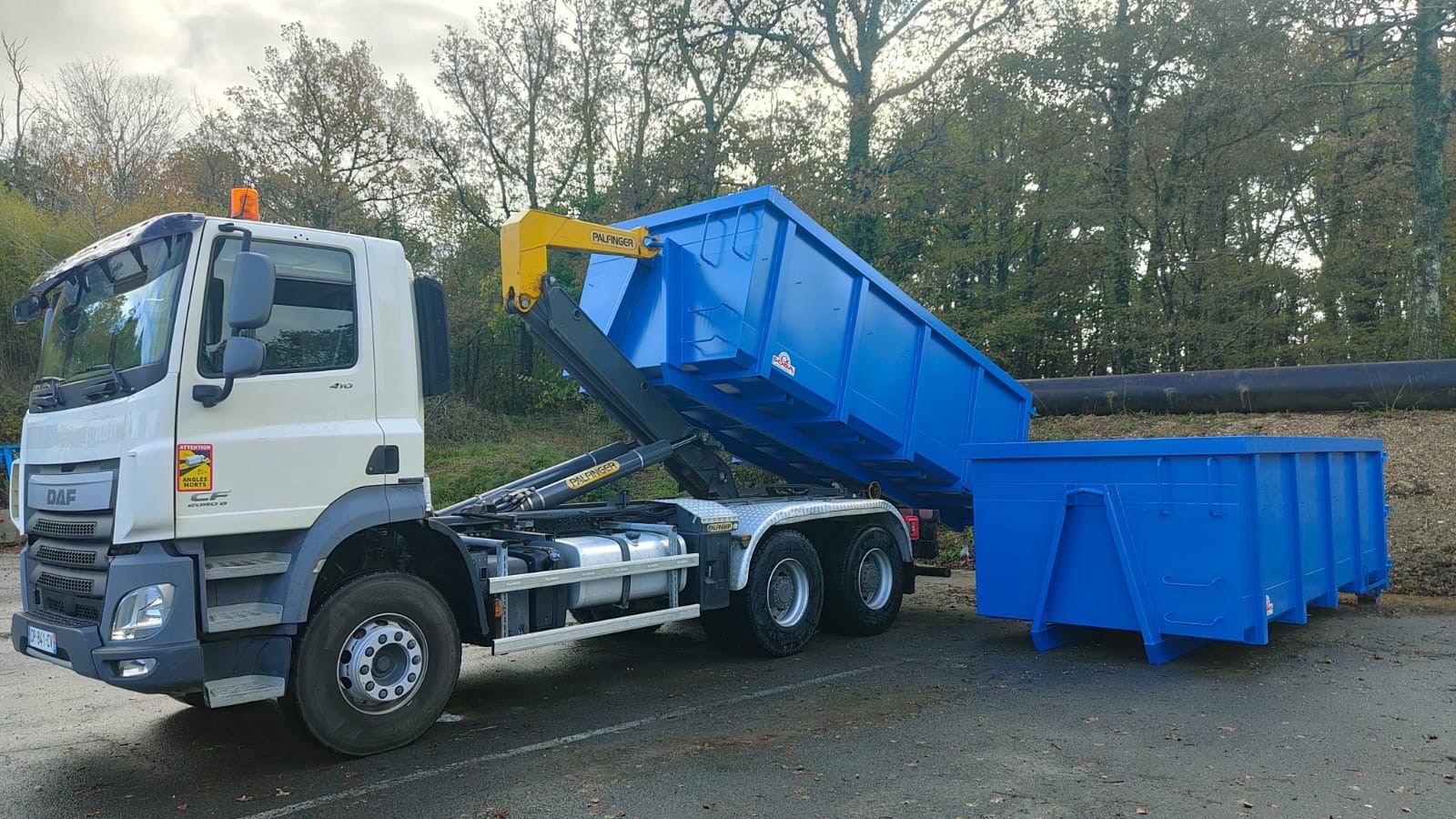 Service professionnel de location de bennes à Croutelle (86240) - Livraison rapide tous volumes.