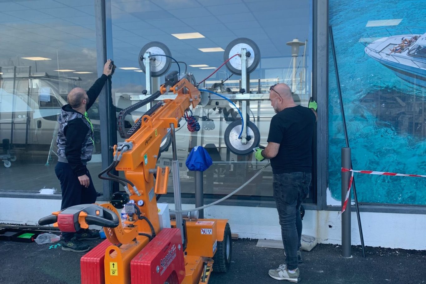 Vitrines et devantures commerciales à Hautefort (24390) - Service professionnel.